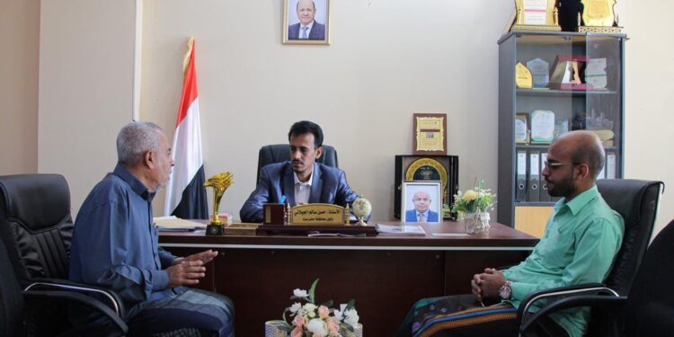 وكيل حضرموت يطلع على سير النسخة الرابعة من جائزة التميز لحفظ القرآن