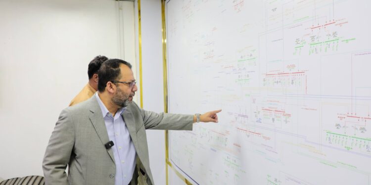 وزير الكهرباء يشدد على المعالجة العاجلة للإشكالات الفنية في خط نقل الحسوة – المنصورة