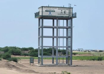 مركز الملك سلمان للإغاثة يضخّ أكثر من 5 ملايين لتر في مديرية الخوخة