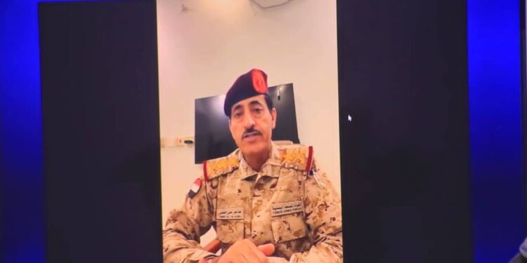 وزير الدفاع يشيد بالمنطقة السابعة ويؤكد ان العام الجاري عام النصر