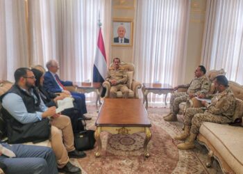 وزير الدفاع يبحث مع السفيرين الألماني  والبريطاني   تعزيز التعاون ودعم أمن واستقرار اليمن