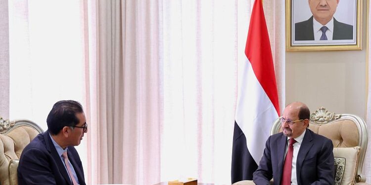 رئيس الوزراء :ملتزمون بتقديم التسهيلات لاستئناف نشاط الاستثمارات القائمة وتوسيعها