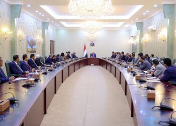 الزنداني في اول اجتماع للحكومه بعدن :استعادة ثقة المواطنين ومؤسسات الدولة اولويتنا