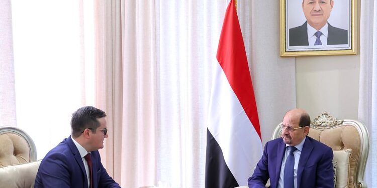 رئيس  يبحث مع  السفير الروسي والقائم بالاعمال الامريكي  تعزيز التعاون المشترك