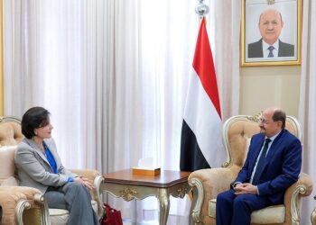 رئيس الوزراء يبحث مع وفد ايطالي تعزيز التعاون الثنائي