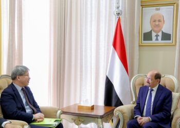 رئيس الوزراء يبحث مع السفير الكوري  علاقات التعاون الثنائية