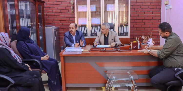 اليافعي يطّلع على أنشطة صندوق الرعاية الاجتماعية.