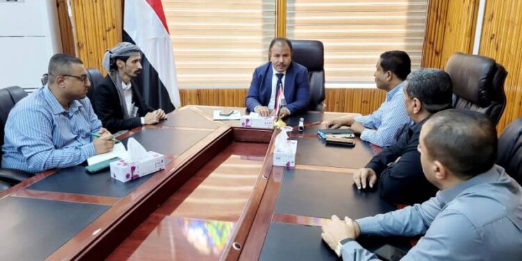 العامري يطلع على استعدادات بدء العمل في مشروع المياه بمديرية العبر