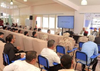 وكيل حضرموت يفتتح دورة تدريبية حول أساسيات أمن الطيران