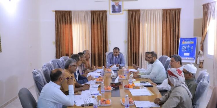 مجلس إدارة المياه بوادي حضرموت يبحث تطوير خدمات المياه والصرف الصحي