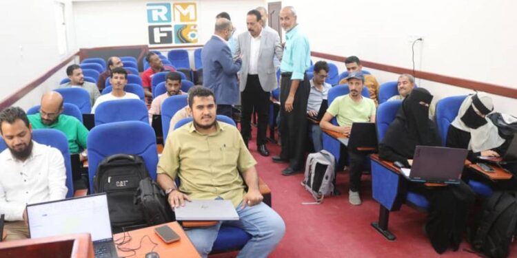 وزير الأشغال يدشّن دورة   في نظم المعلومات الجغرافية لتعزيز كفاءة صيانة الطرق