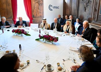 العليمي: الاندماج في المنظومة الخليجية يبدأ بالتصالح الداخلي