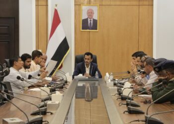 الجيلاني يبحث معالجات أزمة الغاز وضبط المحطات المخالفة وغير المرخصة