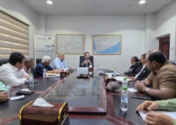 وزير الكهرباء  يناقش  استعدادات الوزارة لفصل الصيف القادم