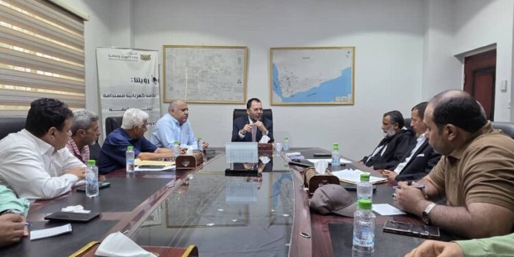 وزير الكهرباء  يناقش  استعدادات الوزارة لفصل الصيف القادم