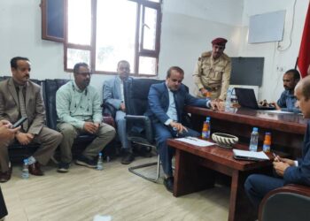 اللجنة الوطنية للتحقيق تبحث مع النيابات العسكرية أوضاع الاحتجاز في مأرب