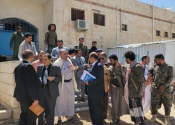 اللجنة الوطنية للتحقيق تطلع على أوضاع نزلاء السجن المركزي وسجن النساء بمأرب