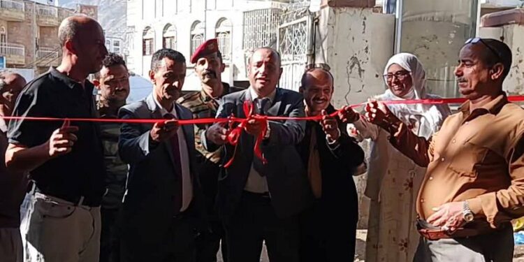 وكيل محافظة تعز يفتتح المعرض الرمضاني بالمحافظة