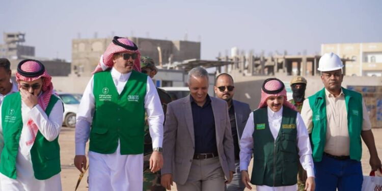 اليافعي  يتفقد مشروع مركز تأهيل الأطفال ذوي الإعاقة في عدن