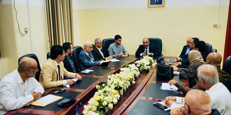 باصرة يناقش تطوير الأداء المؤسسي وتعزيز البنية التحتية لقطاع الاتصالات