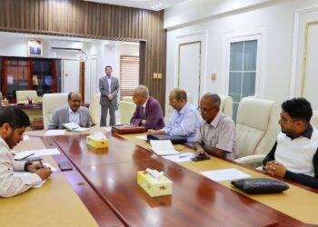 وزير النفط يطّلع على نشاط مكتب المستشارين وخططه الاستراتيجية