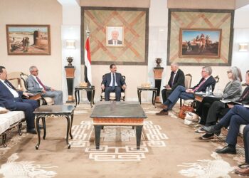 وزير الداخلية يلتقي يبحث مع  فريق المبعوث الأممي الاوضاع الامنيه في اليمن