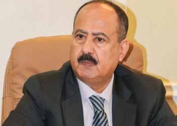 وزير النقل يشكل لجنة لمراجعة أسعار تذاكر الطيران