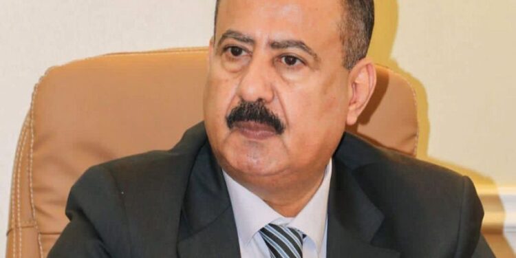 وزير النقل يشكل لجنة لمراجعة أسعار تذاكر الطيران