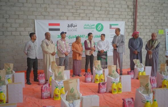 ضمن مشروع إفطار صائم  السعيدي يدشّن توزيع 1881 سلة غذائية بسيئون