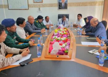 اللجنة الوطنية للتحقيق تلتقي قيادات شبوة وتزور السجن المركزي