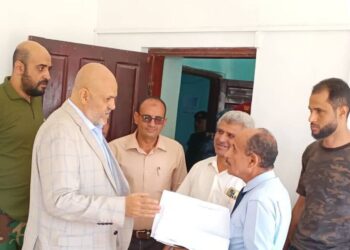 محافظ تعز يتفقد المرافق الحكومية في أول أيام شهر رمضان