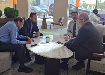 محافظ عدن يبحث مع اليونسكو تعزيز التعاون ودعم قطاعي التعليم والثقافة