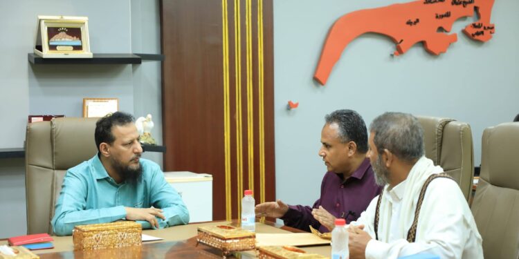 محافظ عدن يؤكد دعم قيادة السلطة المحلية لقطاع المصائد السمكية