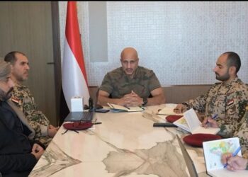 طارق صالح يشدد على الجاهزية في جبهات الساحل الغربي