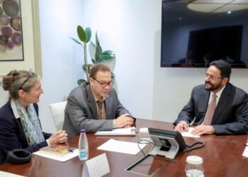 العرادة يؤكد أن التحديات الراهنة تتطلب تضافر الجهود الوطنية وتعزيز الدعم الدولي