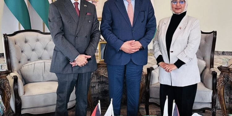 فقيرة يبحث مع وزير الثقافة الأردني تعزيز التعاون الثقافي