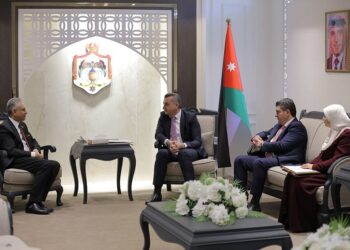 فقيره يبحث مع رئيس لجنة الخارجية في البرلمان الأردني تعزيز التعاون البرلماني