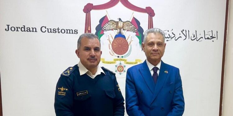 فقيرة يبحث مع وزير التعليم الأردني تعزيز التعاون   بين البلدين