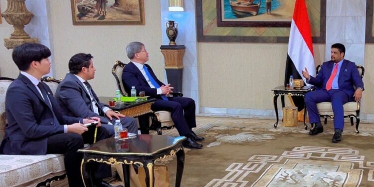 وزير التعليم الفني يبحث مع السفير الكوري تعزيز التعاون لتطوير القطاع في اليمن