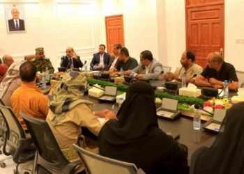 اللجنة الوطنية للتحقيق تلتقي قيادات  مارب تزور السجن الاحتياطي