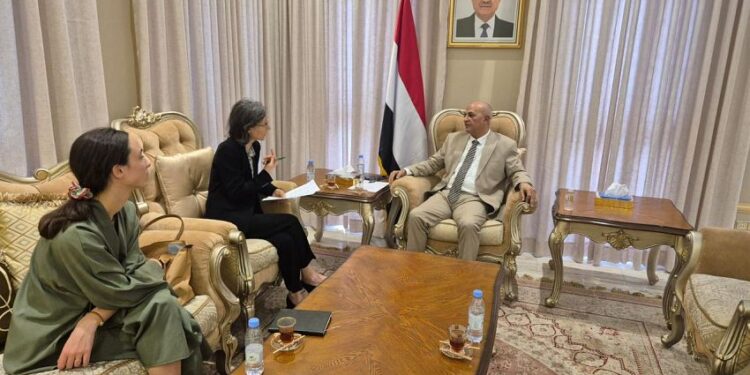 الشرجبي يبحث مع السفيرة الفرنسية تعزيز التعاون في قطاعي المياه والبيئة