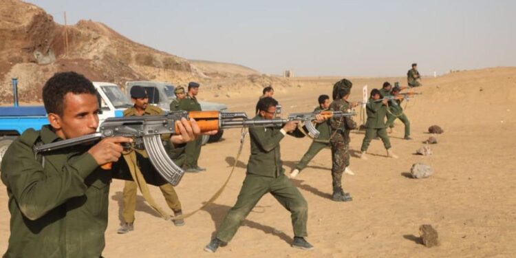 المنطقة الأمنية الثالثة بشرطة مأرب تنفذ مشروع الرماية بالذخيرة الحية