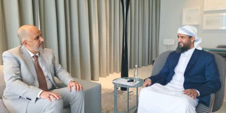 المحرّمي يبحث خطط تطوير الأداء المالي ووزارة النفط