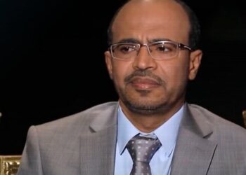 وزير النفط والبرنامج السعودي يدشنان إنهاء أزمة الوقود وتوفير الغاز المنزلي في سقطرى