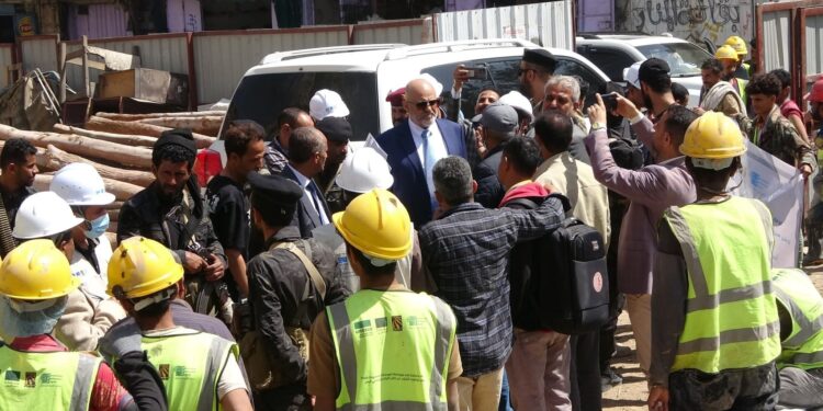 محافظ تعز يؤكد تبنّي السلطة المحلية مشروع إنشاء مدينة للإنتاج الإعلامي