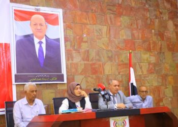 الوزيرة المقطري تؤكد أهمية تعزيز دور إدارات الشؤون القانونية في مؤسسات الدولة