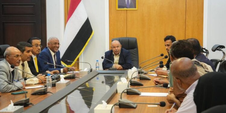 الخنبشي: قطاع التعليم يحظى بأولوية قصوى لدى السلطة المحلية بحضرموت