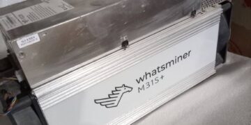 ضبط شحنة أجهزة متطورة لتعدين العملات الرقمية بمنفذ شحن في المهرة