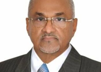 وزير الإدارة المحلية يبحث مع بعثة الاتحاد الأوروبي تعزيز المشاريع التنموية واللامركزية