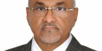 وزير الإدارة المحلية يبحث مع بعثة الاتحاد الأوروبي تعزيز المشاريع التنموية واللامركزية